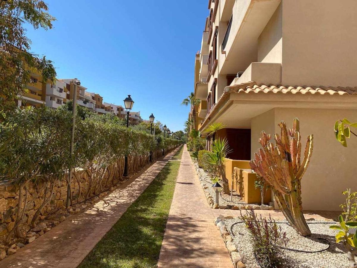 Acogedor Apartamento Al Lado De La Playa Alicante Exterior photo