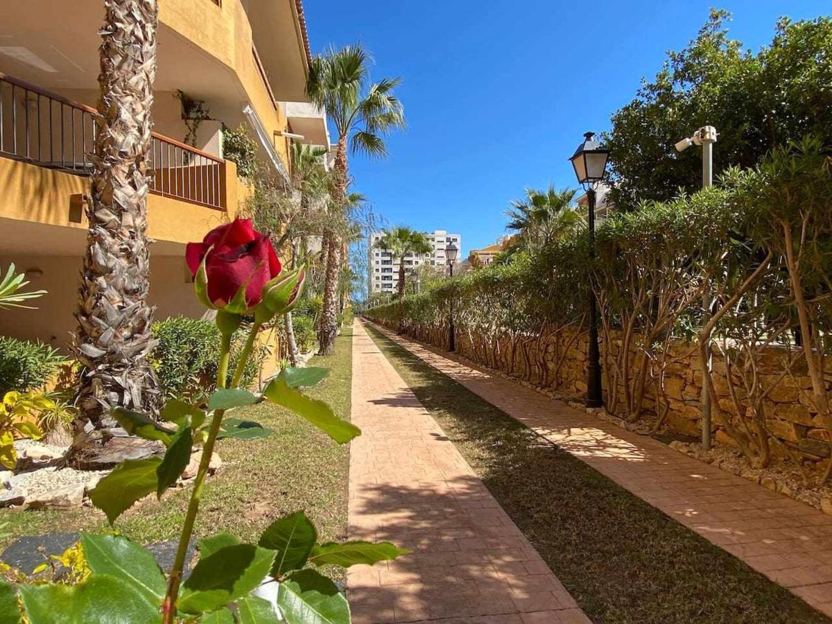 Acogedor Apartamento Al Lado De La Playa Alicante Exterior photo