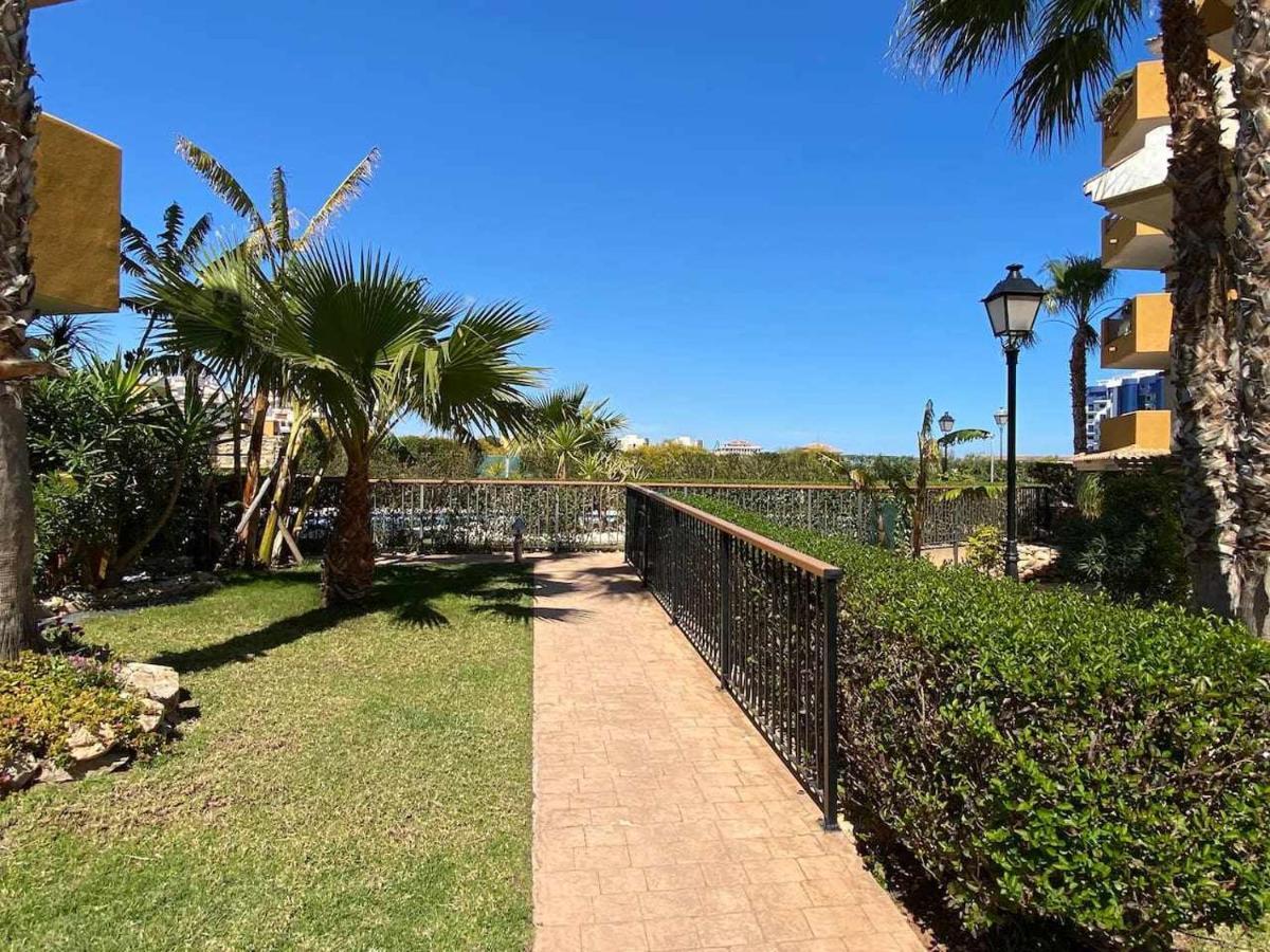 Acogedor Apartamento Al Lado De La Playa Alicante Exterior photo