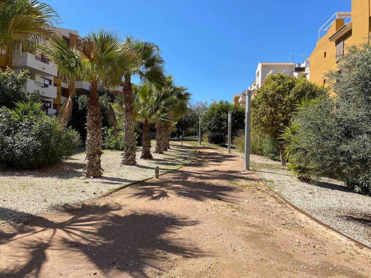 Acogedor Apartamento Al Lado De La Playa Alicante Exterior photo